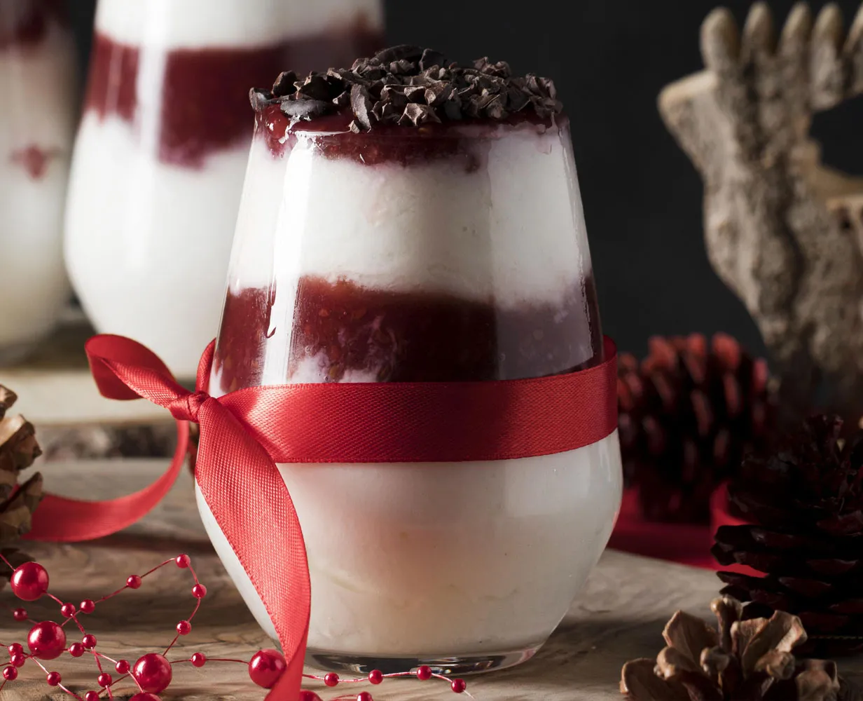 yaourt maison topping fraise et chocolat